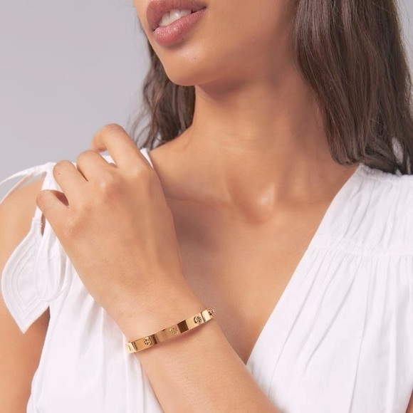 Tory Burch Jewelry - 🔥Tory Burch Rose Gold Miller Hinge Stud Bangle